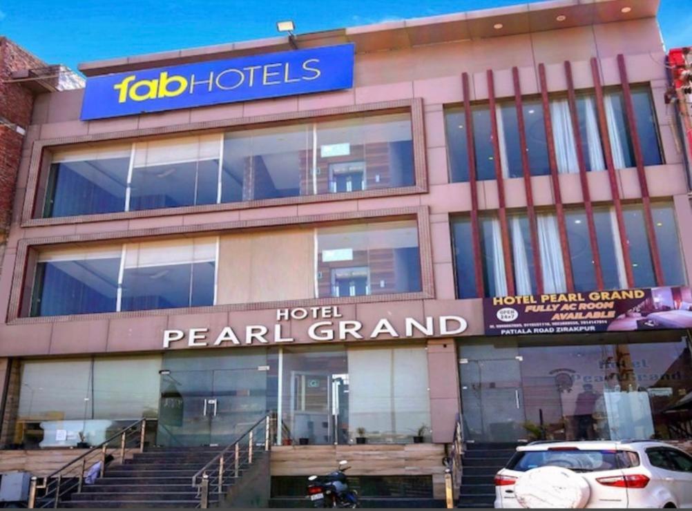 Hotel The Pearl Grand - Top Rated ! Most Awarded ! Parking ! Lift ! Luxury Rooms ! Best Selling Zirakpur 외부 사진