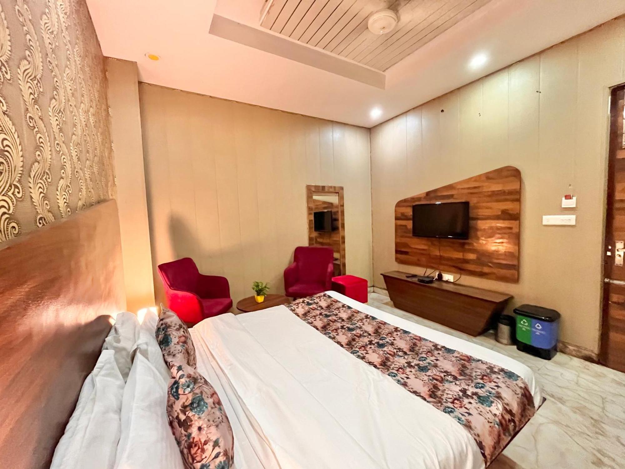 Hotel The Pearl Grand - Top Rated ! Most Awarded ! Parking ! Lift ! Luxury Rooms ! Best Selling Zirakpur 외부 사진