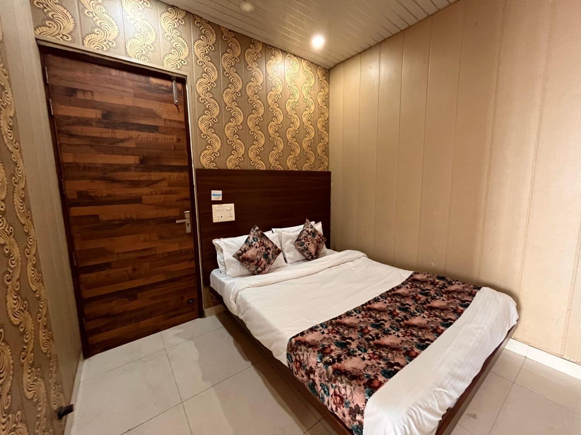 Hotel The Pearl Grand - Top Rated ! Most Awarded ! Parking ! Lift ! Luxury Rooms ! Best Selling Zirakpur 외부 사진