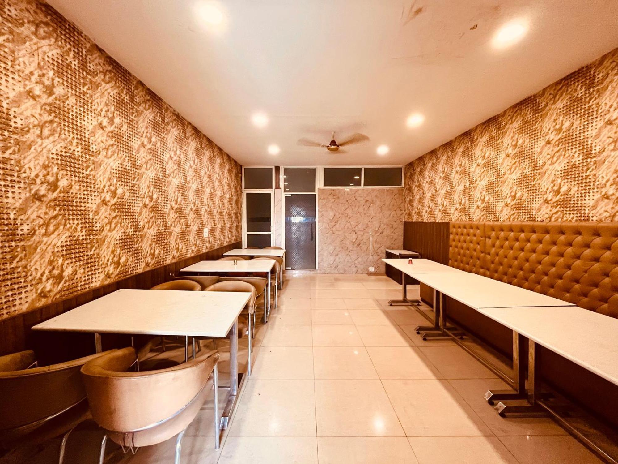 Hotel The Pearl Grand - Top Rated ! Most Awarded ! Parking ! Lift ! Luxury Rooms ! Best Selling Zirakpur 외부 사진