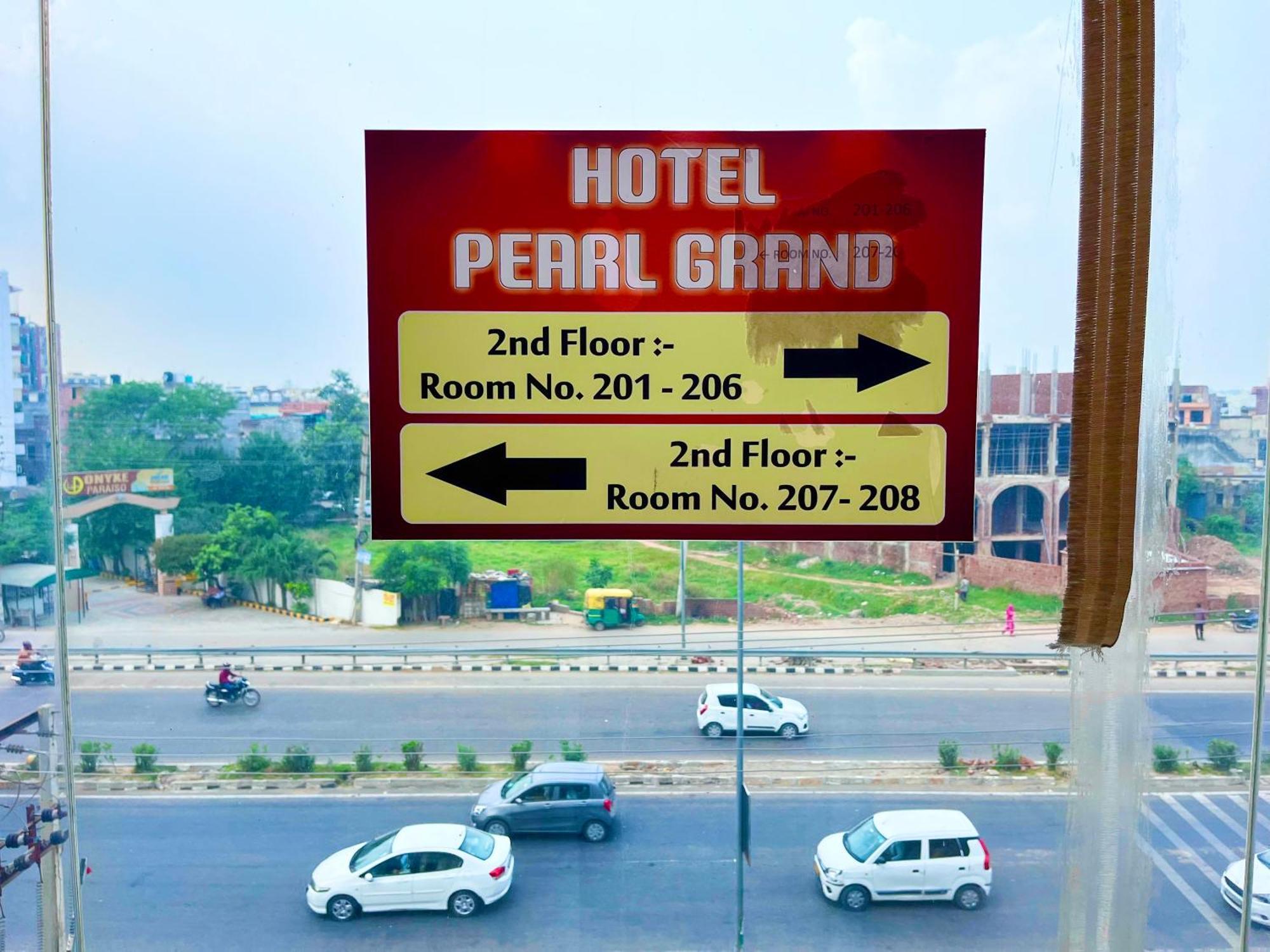 Hotel The Pearl Grand - Top Rated ! Most Awarded ! Parking ! Lift ! Luxury Rooms ! Best Selling Zirakpur 외부 사진